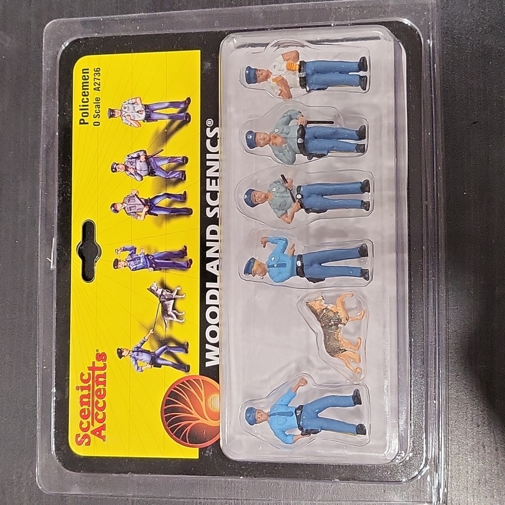 Woodland Scenics O Scale Policeman Figure Set
